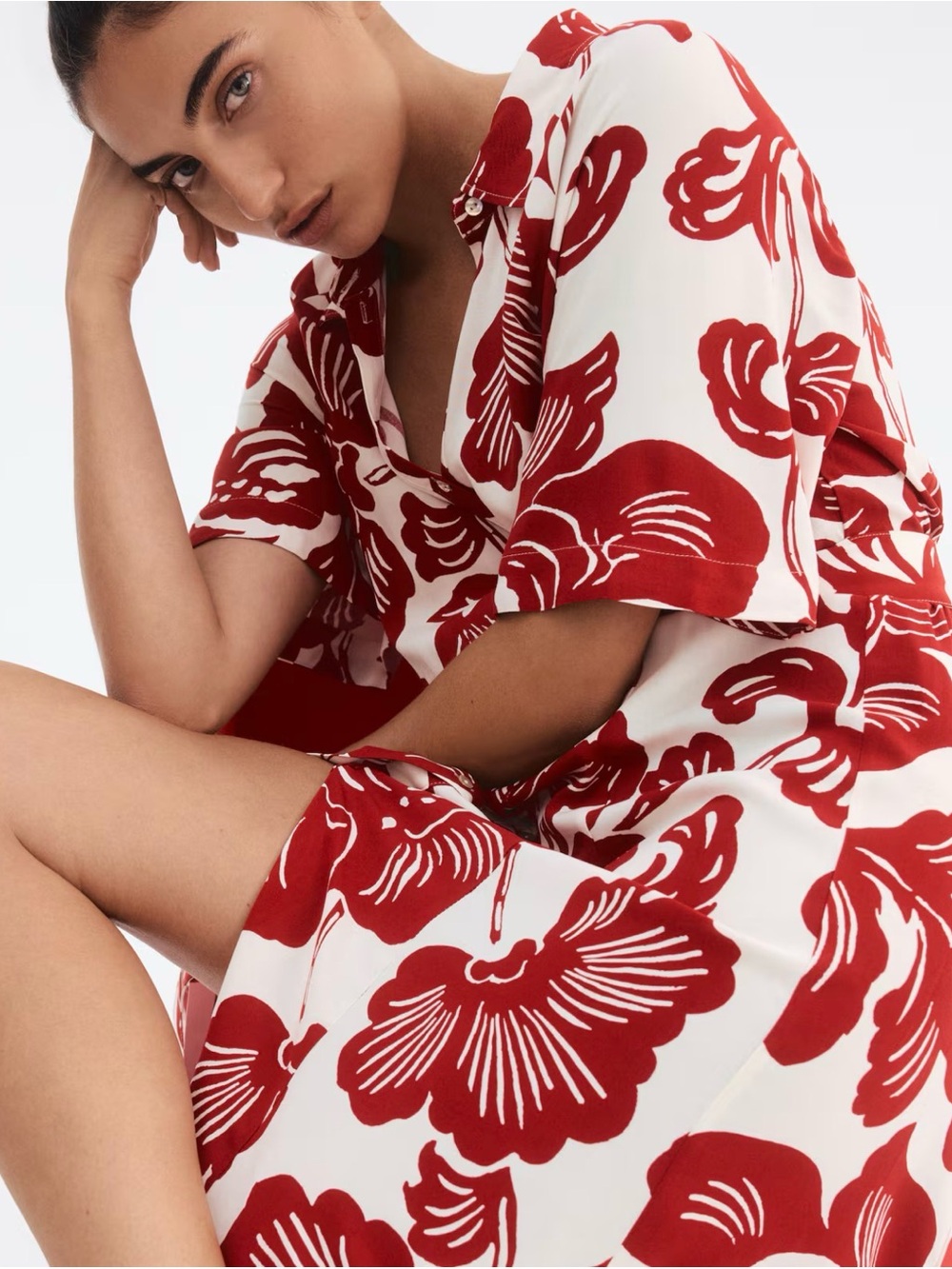 Red and White Floral Button-Front Maxi Dress with Tie Waist - Picture 4 of 7